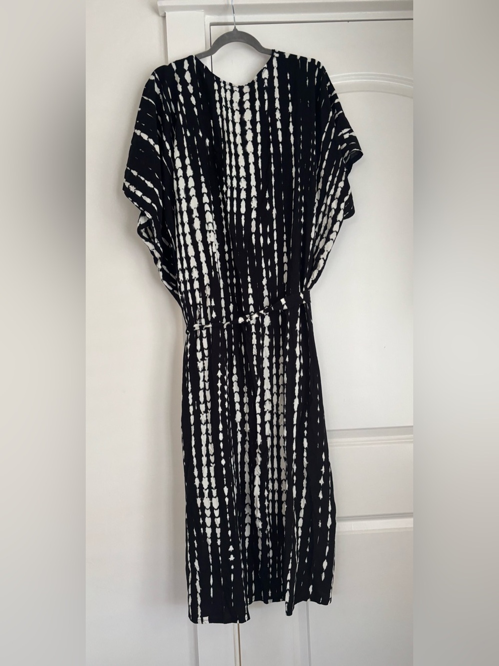 Black and White Tie-Dye Open Front Kimono Cover-Up - Picture 4 of 5